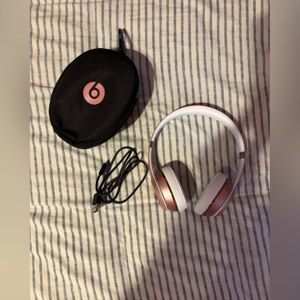 Beats Solo3 Rose Gold Headphones with Case